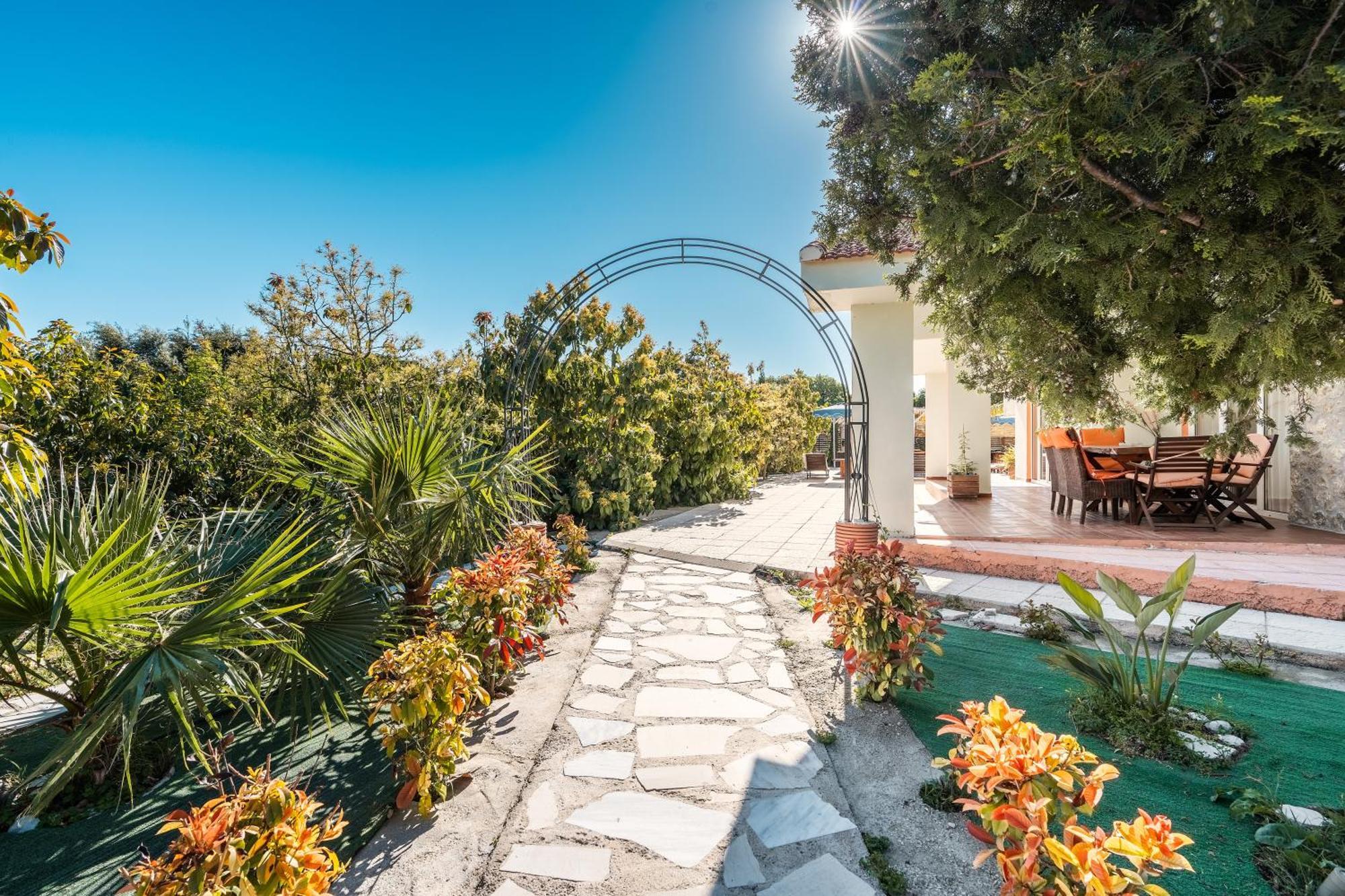 Artzy Villa Rhodes City エクステリア 写真