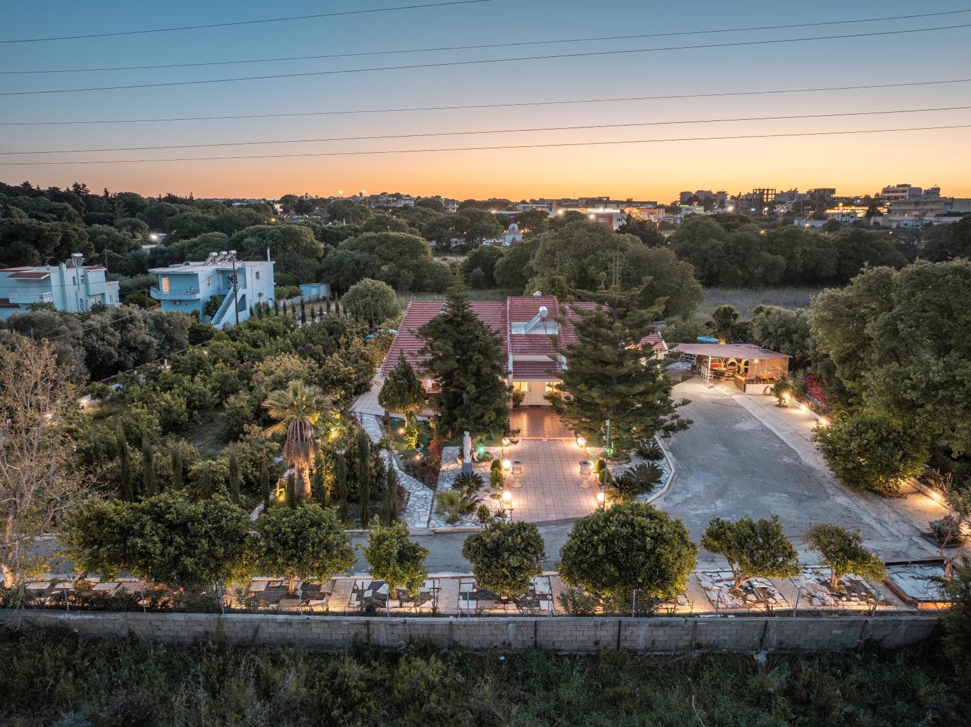 Artzy Villa Rhodes City エクステリア 写真