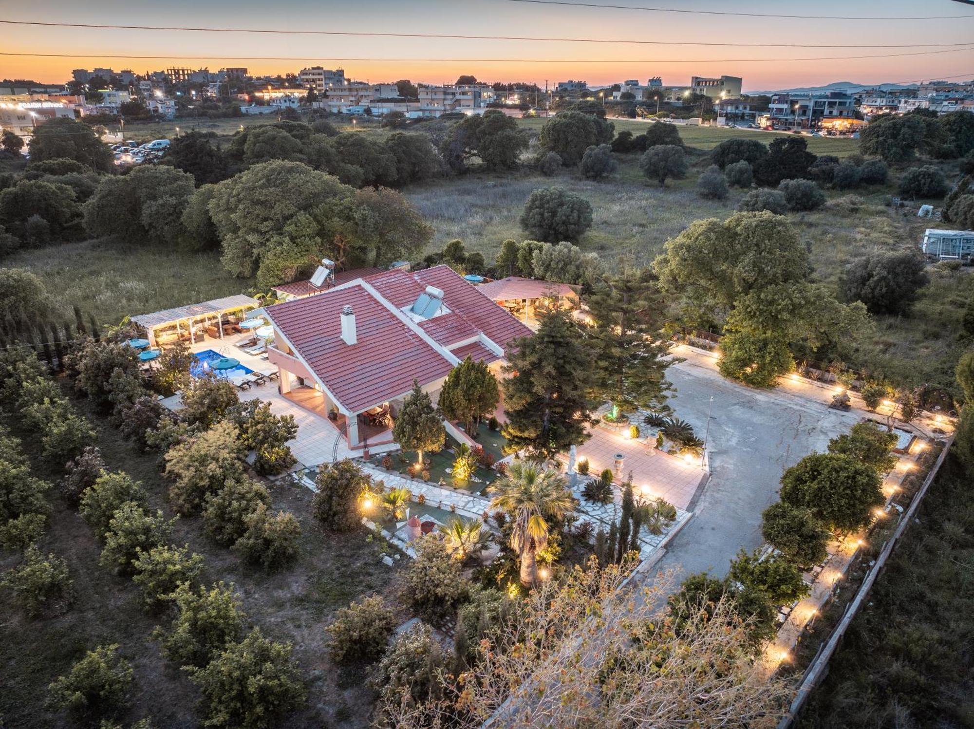 Artzy Villa Rhodes City エクステリア 写真
