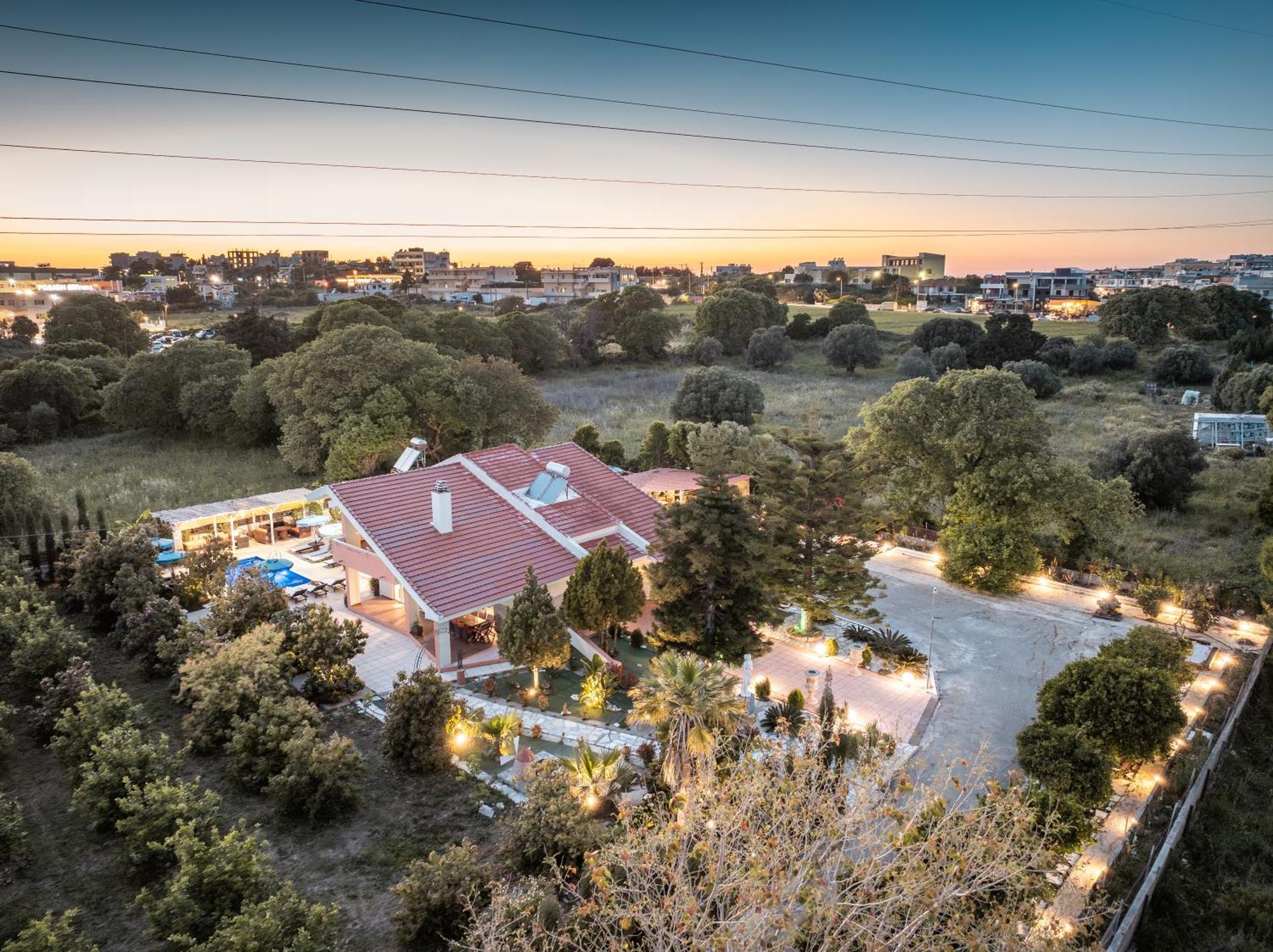 Artzy Villa Rhodes City エクステリア 写真