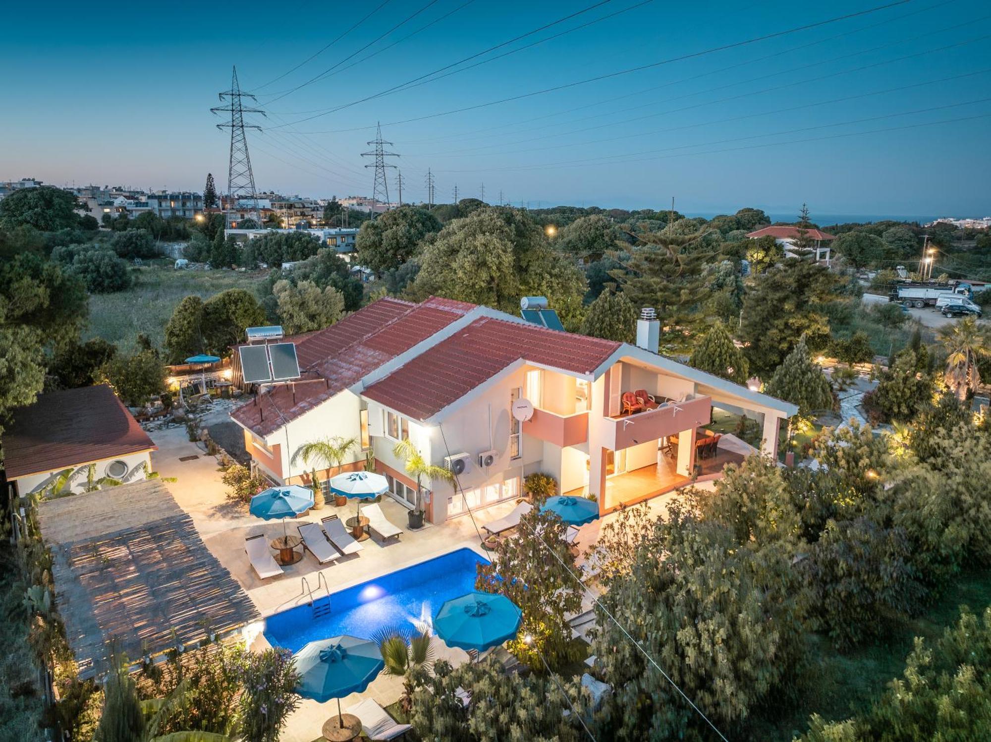 Artzy Villa Rhodes City エクステリア 写真